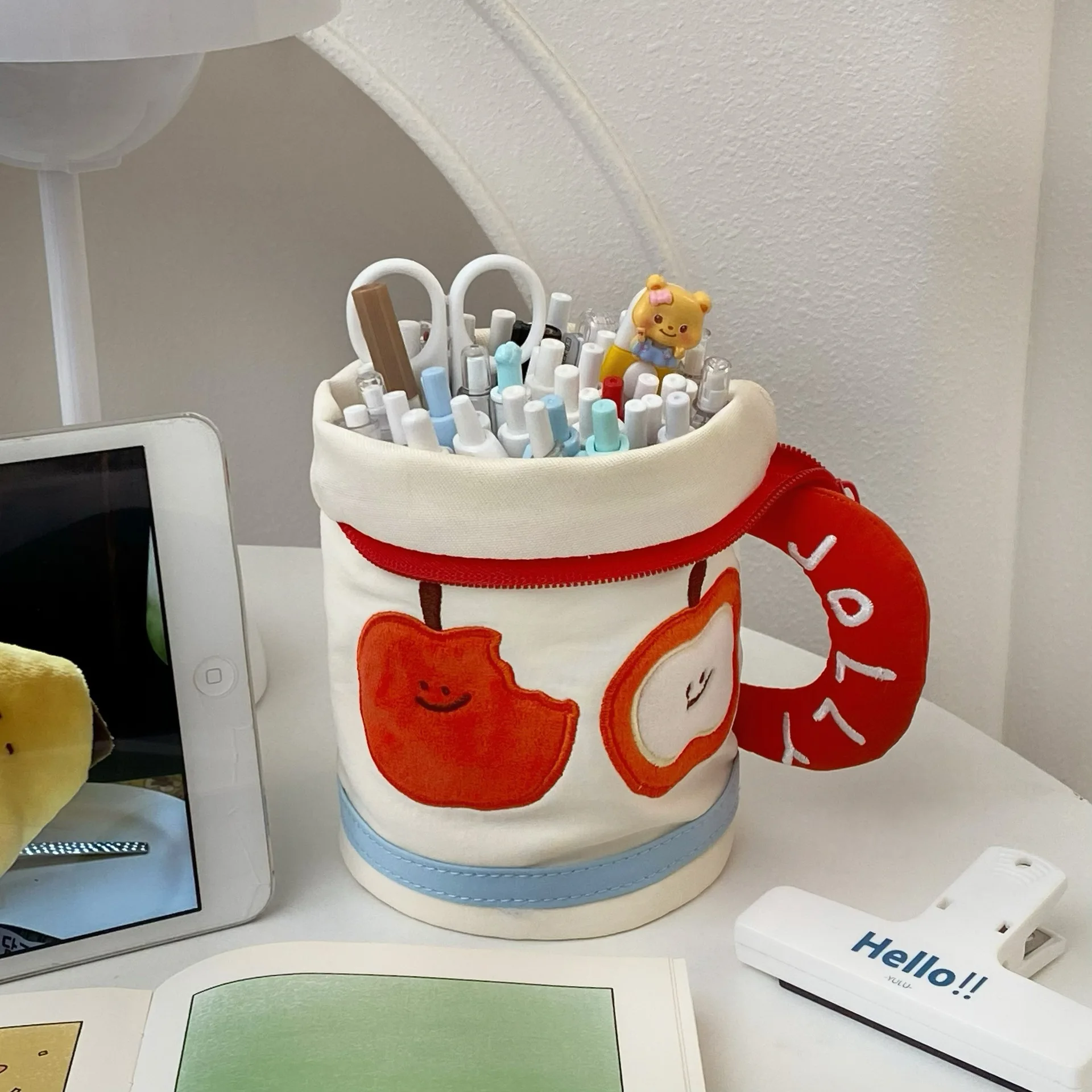 

Cup Shape Pencil Case with Cartoon Design Cute Aesthetic Pen Holder for School Cute Ins Style Stationery Box for Students