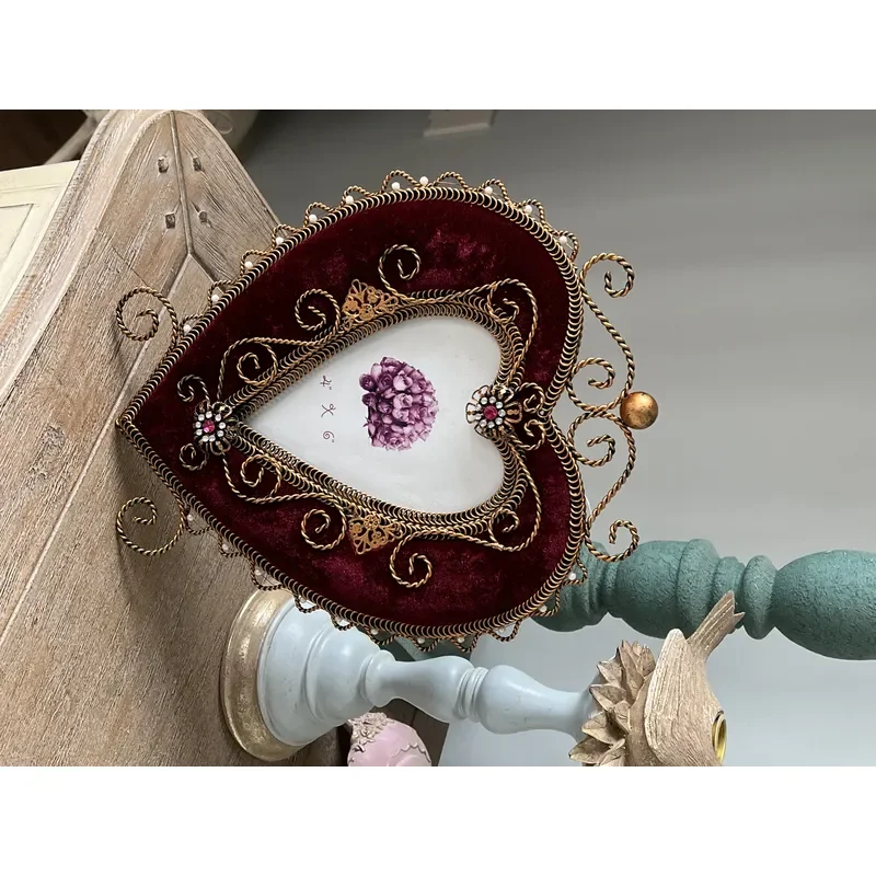 European Retro Love Photo Frame Velvet Wrought Iron Picture Frame Tabletop Home Decoration Ornament Vintage Style Display