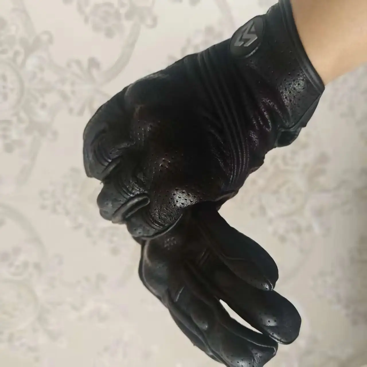 

4 Seasons Men's Retro Genuine Leather Motorcycle Gloves Breathable Summer Motorbike Riding Work Glove for Moto Downhill Cycling