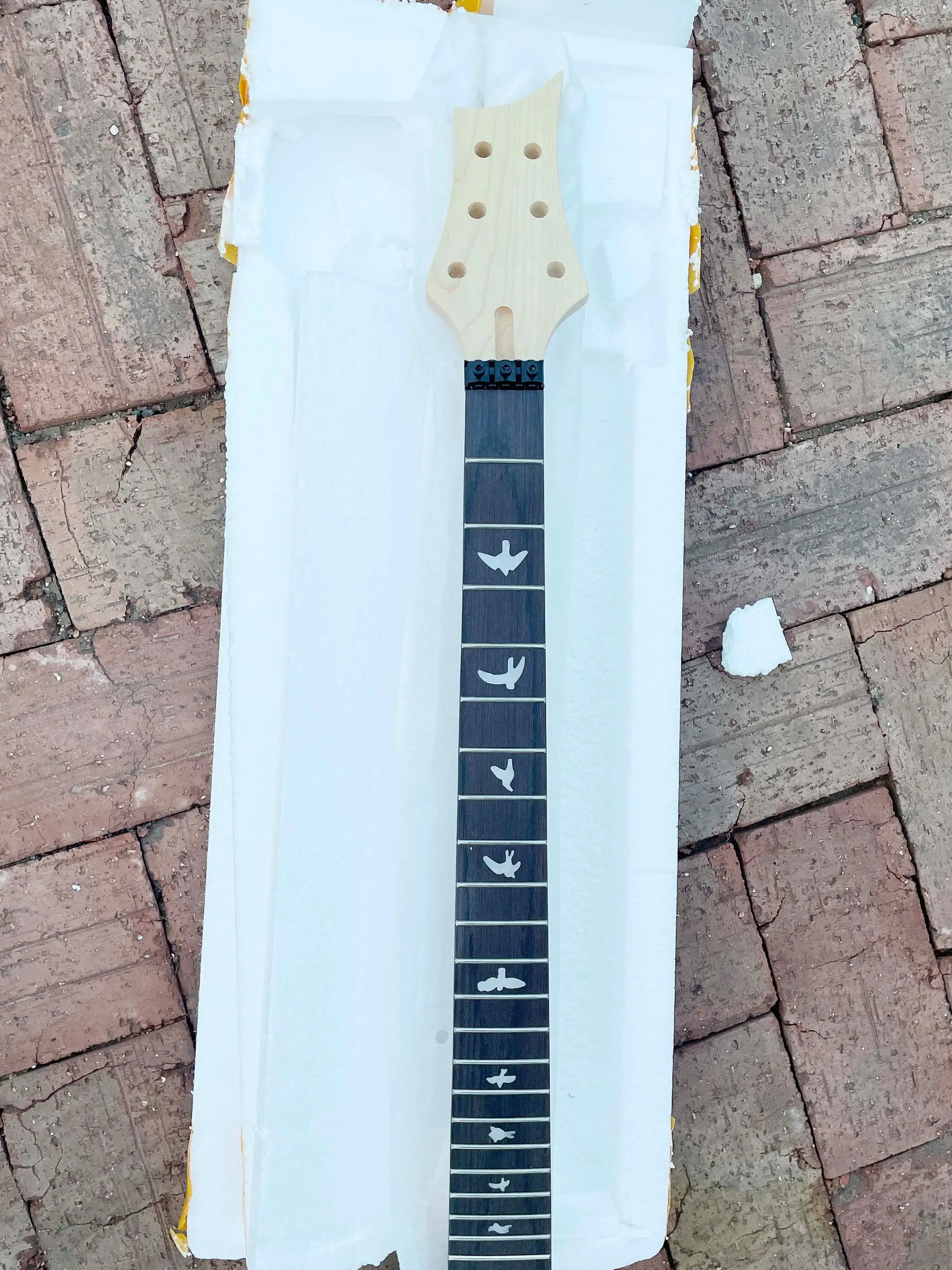 

High Quality Professional Floyd Rose Electric Guitar Neck Finished Canadian Maple 24 Frets Technological Fingerboard real photos