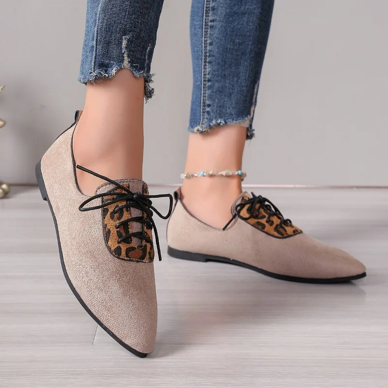 Scarpe tacco basso moda donna autunno nuova testa a punta in pelle scamosciata allacciatura frontale suola morbida antiscivolo scarpe basse resistenti all'usura