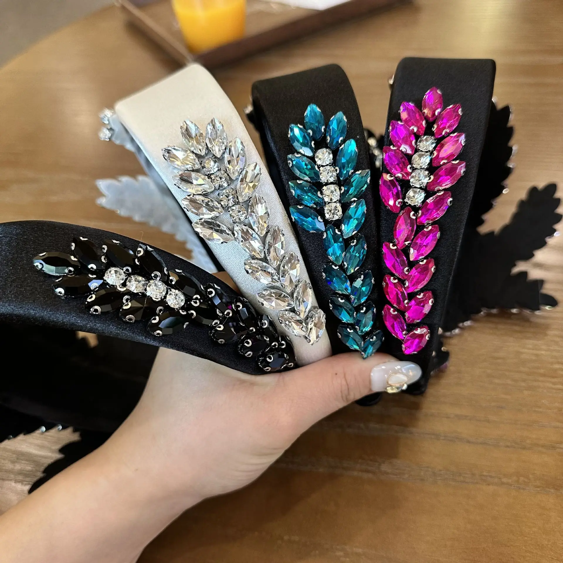 Rhinestone Maple Leaf Headband Bling Sparkly Crystal Diamond Hairband Fashion Padded Head Band for Girls Women Hair Accessories