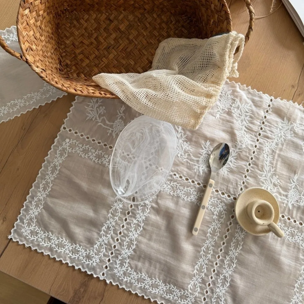 Classical Flower Embroidered Lace Placemats Soft Flounced Lightweight Cloth Napkins Square French Coasters Table Decor