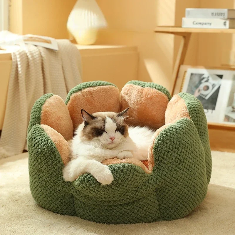 Winter Sweet Cat Bed Petal-shaped Soft Flannel Pet Kennel Soft Washable Cat House for Puppy Dog Cushion Mat Cat Suppiles