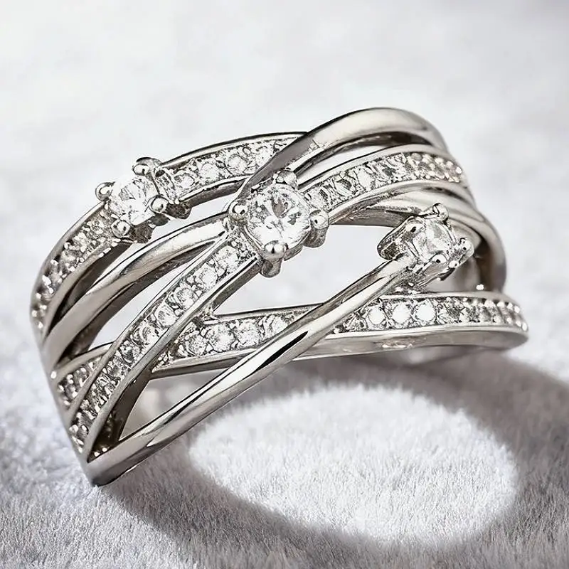 Huitan Multi-schicht Kreuz Design Frauen Ring Luxus Engagement mit Glänzenden CZ Mode Weibliche Accessoires Party Chic Schmuck Geschenk