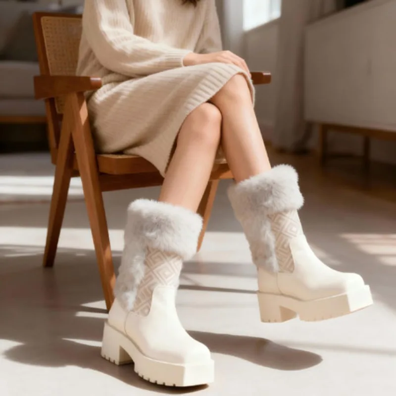 2025 شتاء جديد الخشنة عالية الكعب سميكة القاع حذاء الثلج عالي الرقبة دافئ الأوروبية والأمريكية الرجعية الجلد المدبوغ ضوء أحذية بوت قصيرة فاخرة #4