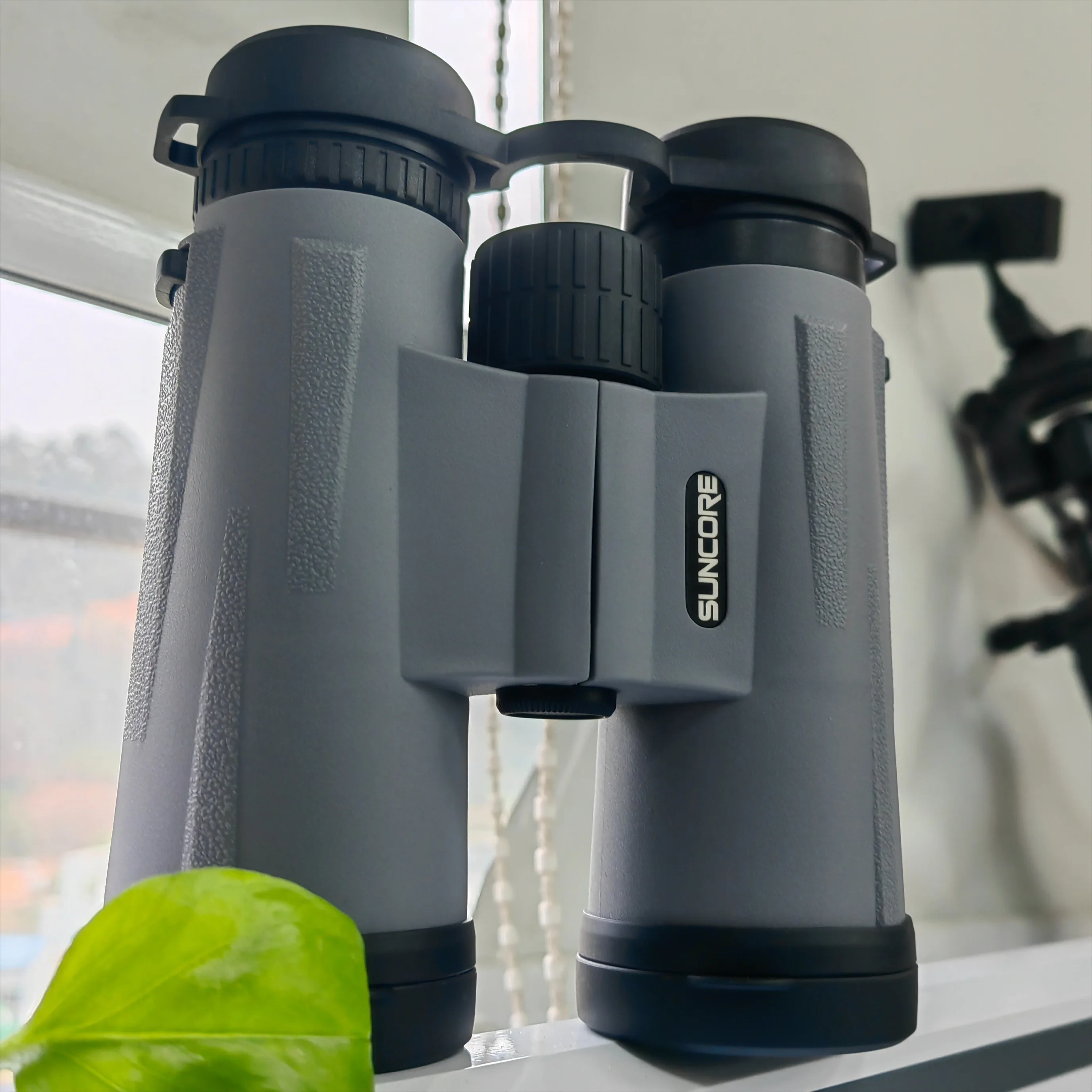 

SUNCORE 10x42 Gray Binoculars - Professional Lightweight Telescope, Perfect for Bird Watching, Hiking, and Outdoor Adventures
