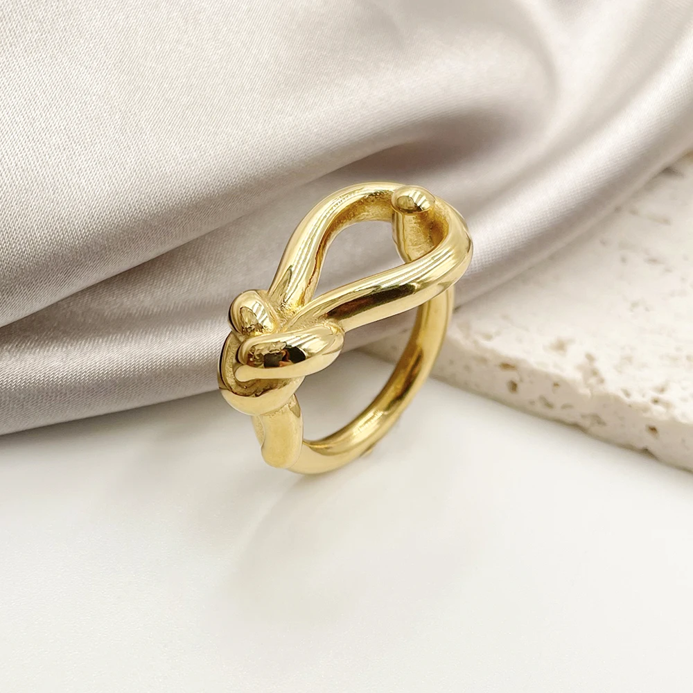 

May@RZ Elegant Noose Classical Stainless Steel Ring For Men And Women's Fashion Jewelry 14K Gold Plated Finger Ring Daily Outfit