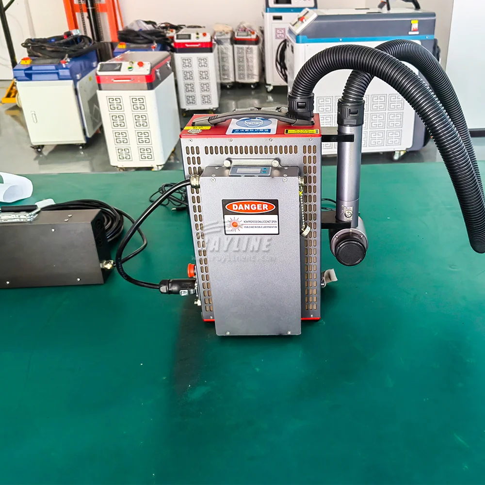 

Безопасная и эффективная портативная лазерная установка для очистки 100 Вт, импульсный лазерный очиститель металла, средство для удаления ржавчины и краски