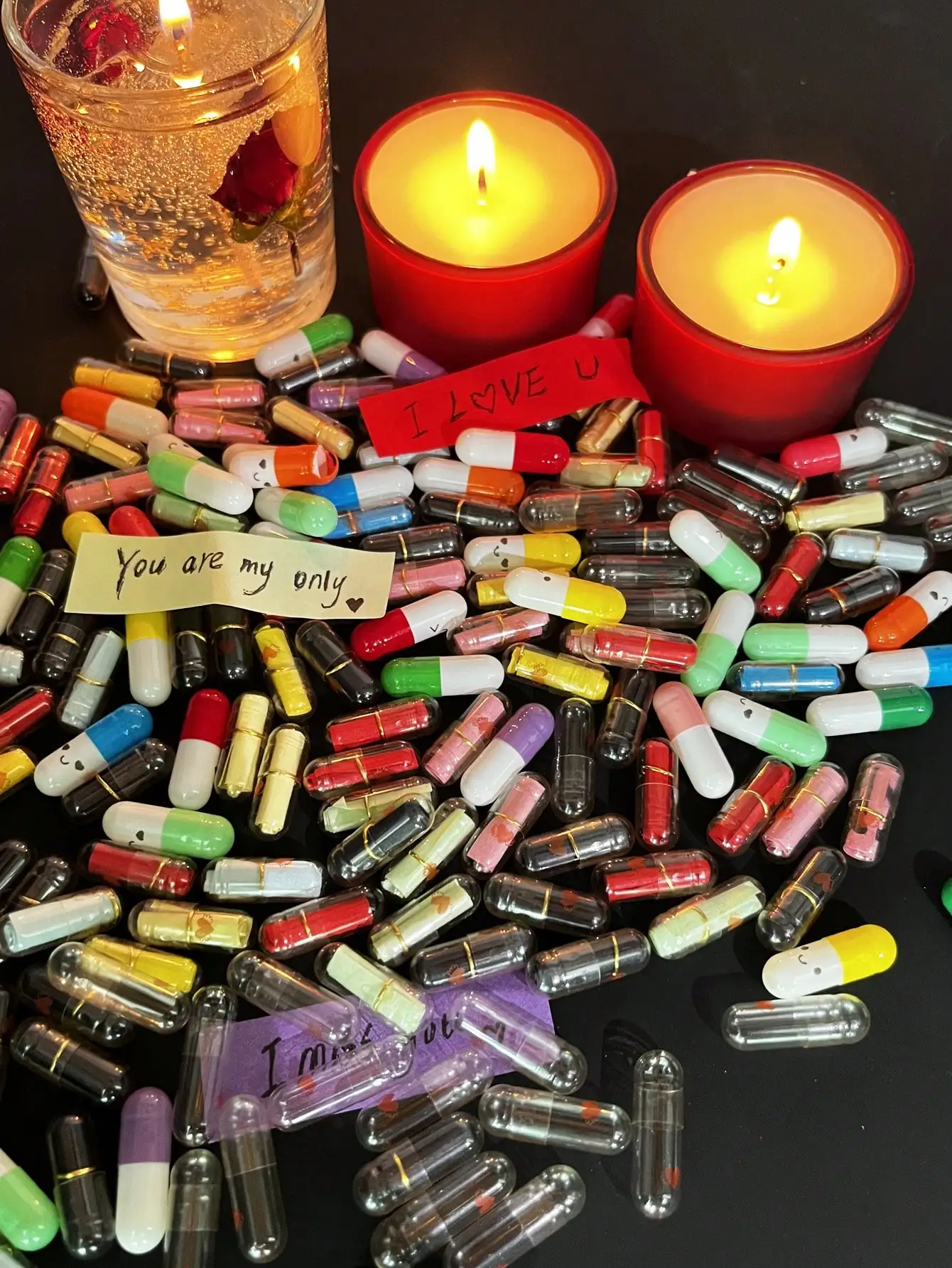 Valentine's Gift Message Capsules Love Pill with Roll Paper Blank Notes Wish Bottle Capsule Emoticon Smile Pills Wedding Party