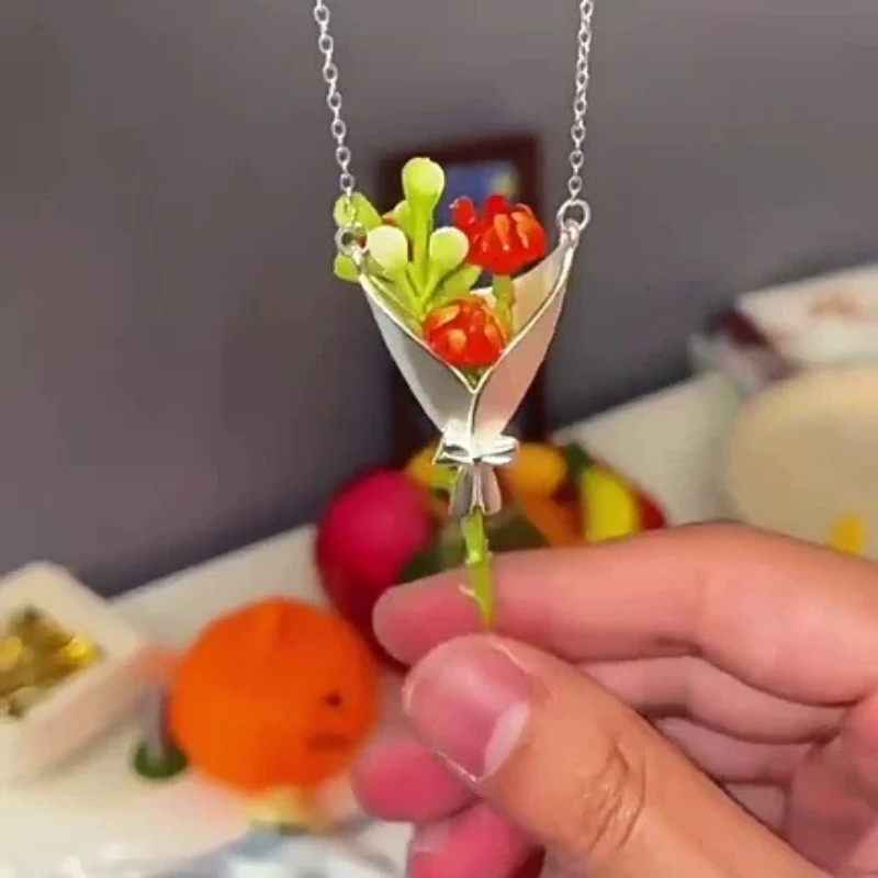 Unique Wear‑to‑Insert Fresh Flower Necklace Hollow Bouquet Container Pendant Trendy Handmade Decor Neck Ornament for Girls Gift