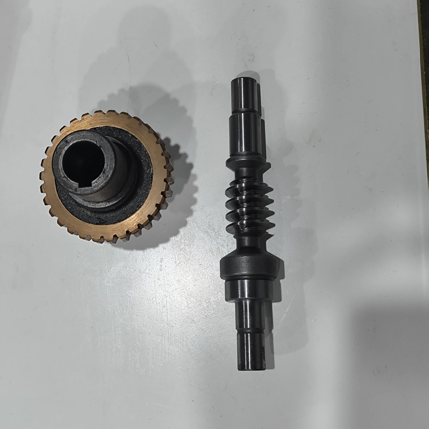 nmrv-63-ウォームギアボックス部品-錫青銅製ウォームギアとウォーム-入力穴19-22-24mm-出力穴25mm-比率5-100-カバー付き