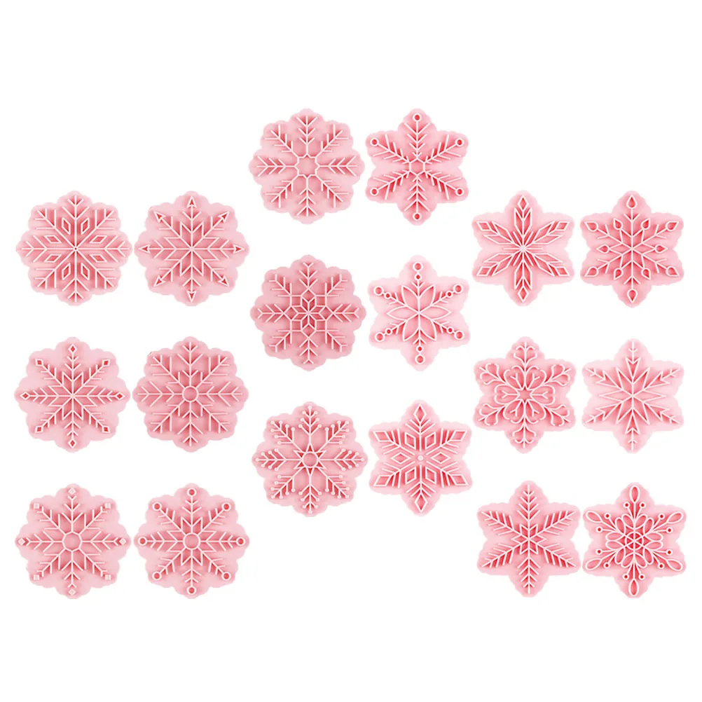 

18 Pcs Snowflake Cookie Cutter Pastry Mold and Molds Christmas Cookies 3d PP Candy Child