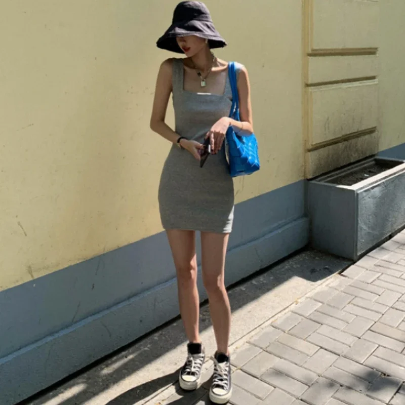 غمد فساتين صغيرة النساء الحد الأدنى مثير عادية كل مباراة مزاجه الموضة السيدات الصيف بلا أكمام الأساسية الشارع الشهير خمر