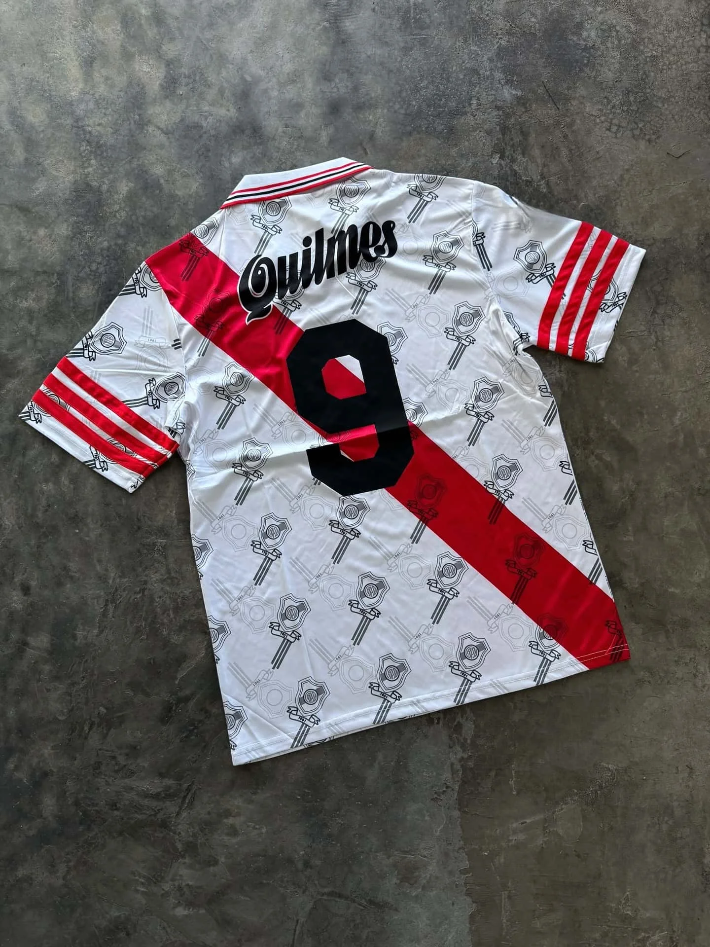 تي شيرت رائج البيع لتدريب كرة القدم والرياضة والجري والرجال والنساء نفس الأطفال ماص للعرق بأكمام قصيرة