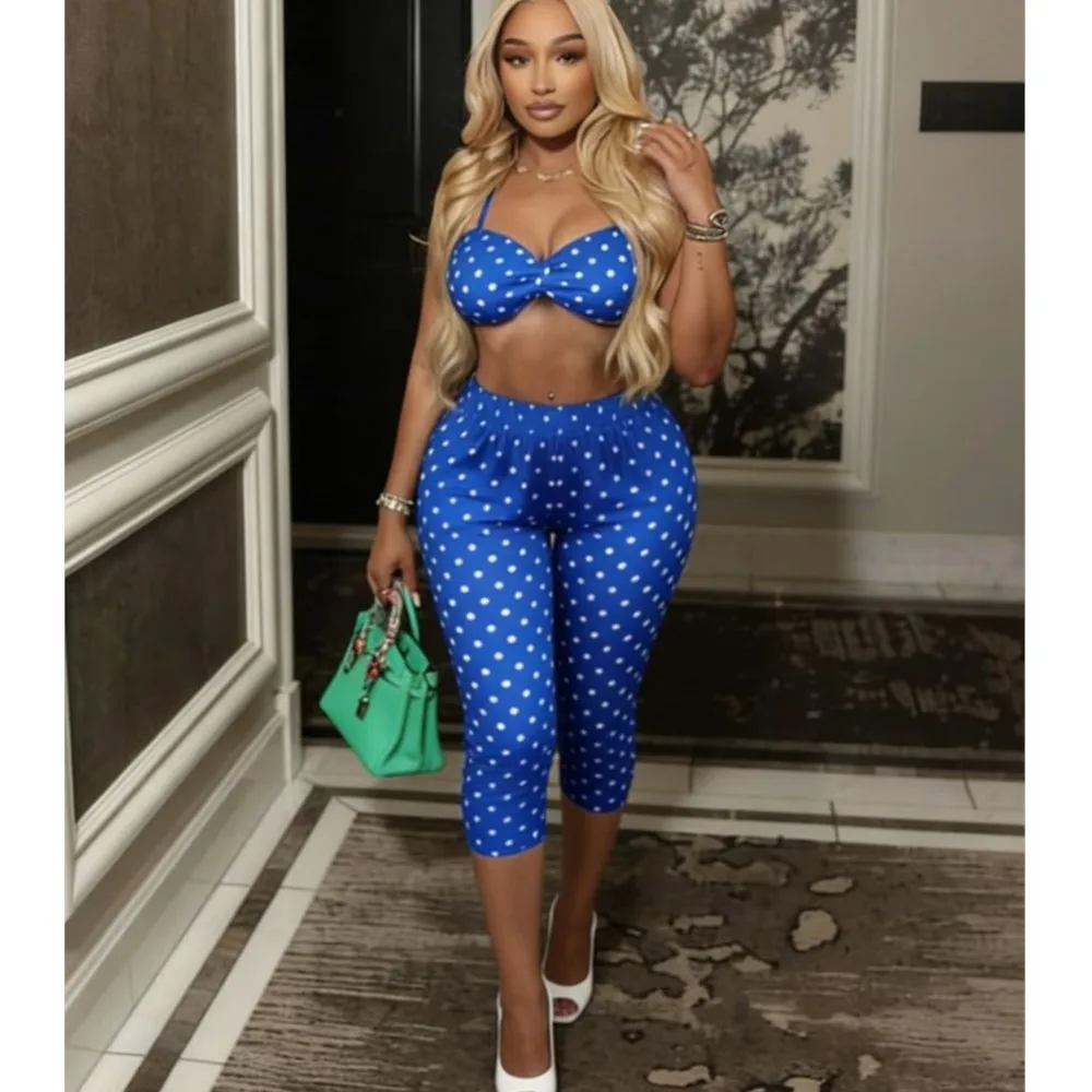 

Летний модный комплект из 2 предметов: сексуальный топ-бюстгальтер на бретелях с принтом в горошек и укороченные брюки с эффектом подтяжки ягодиц для ночного клуба