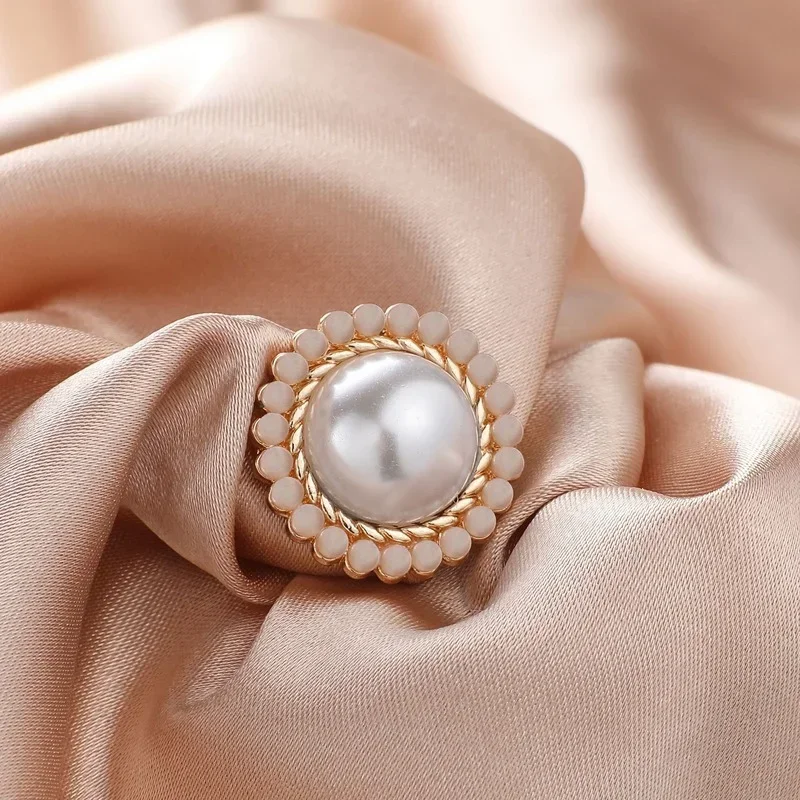 High-end Crystal Flower Magnet Brooches Pearl Magnetic Safe Hijab No Hole Pins Shirt Collar Luxulry Jewelry Gifts for Women