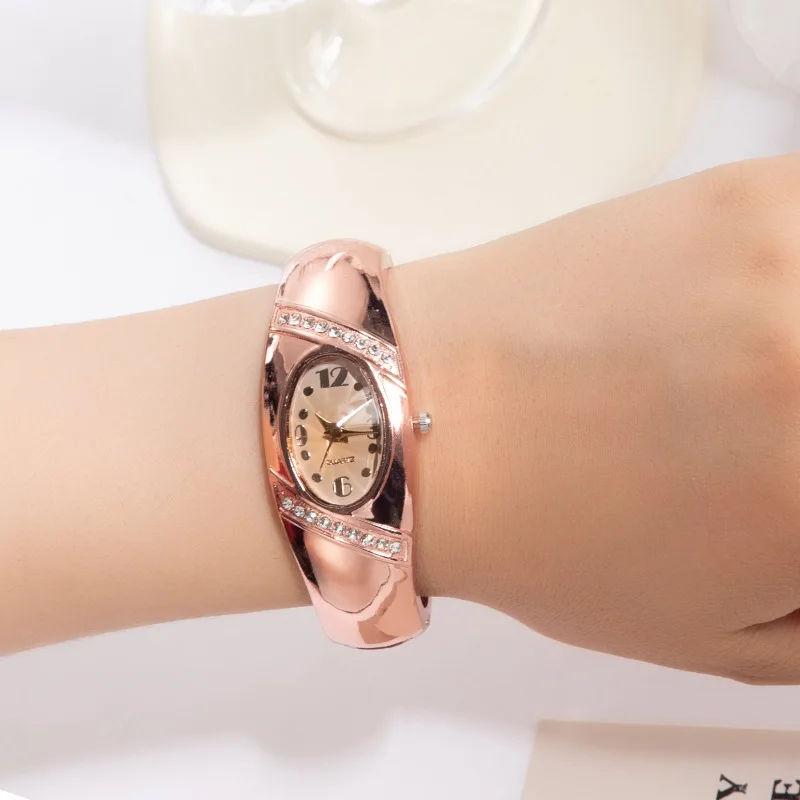 New Fashion Women Luxury Oval Rosy Crystal Casual Quartz Watch Ladies Students Stainless Steel Bracelet Watches Reloj Mujer Hot