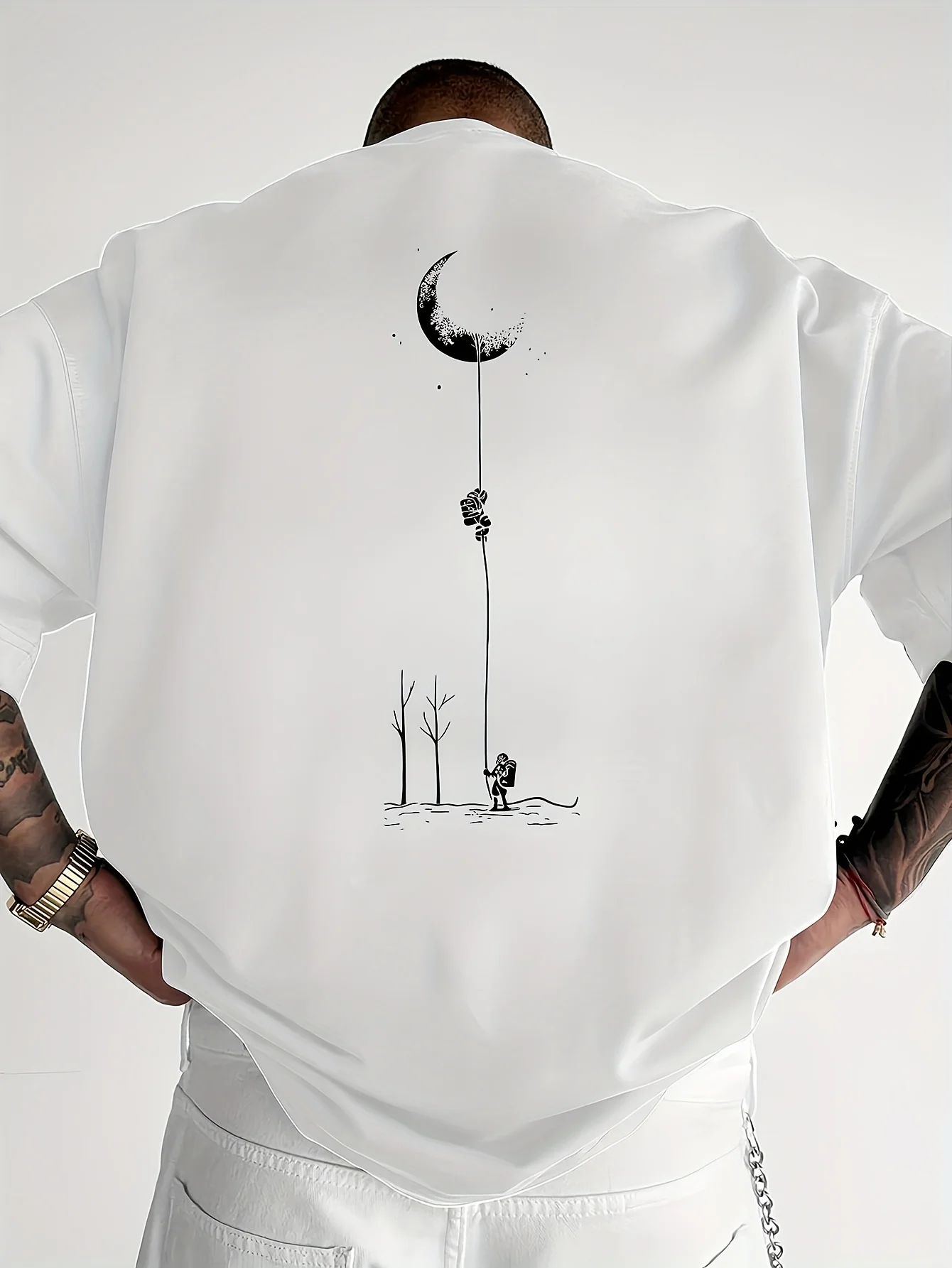 Looking Up At The Moon, Climbing The Moon, Men's and Women's T-shirts, Comfortable Summer Casual Round Neck T-shirts