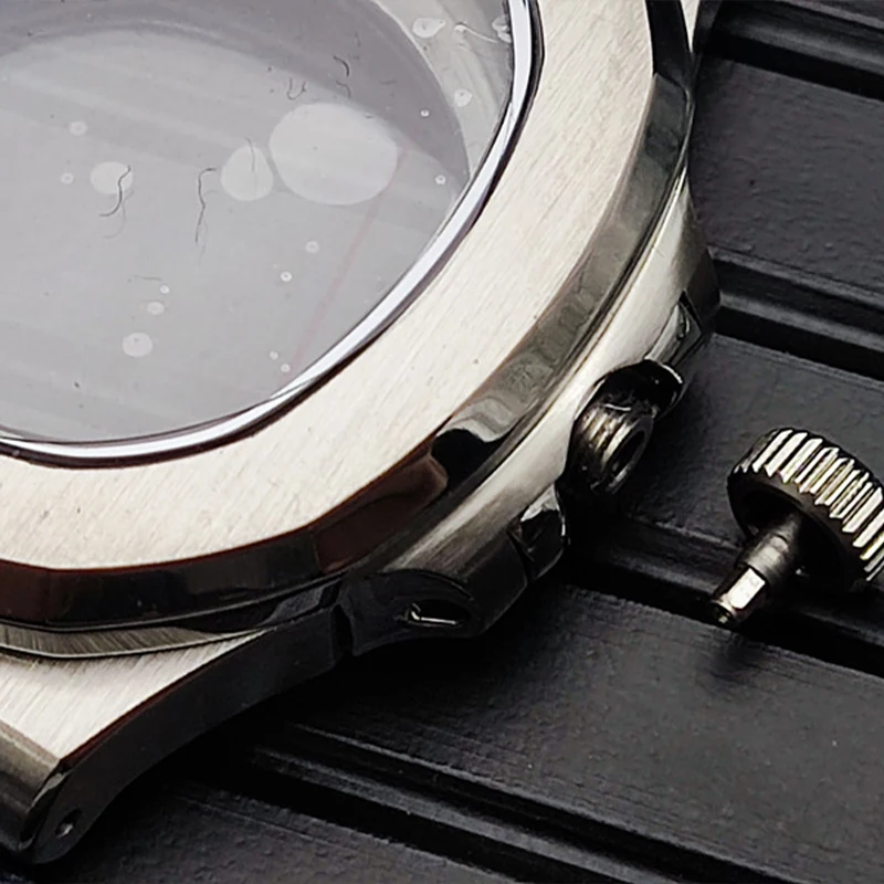 Silbernes Nautilus-Uhrengehäuse, Saphirglas, passend für NH35 NH36 Uhrwerk. Installieren Sie das Dermis-Uhrenarmband. Transparente Rückseite. Tauchgehäuse