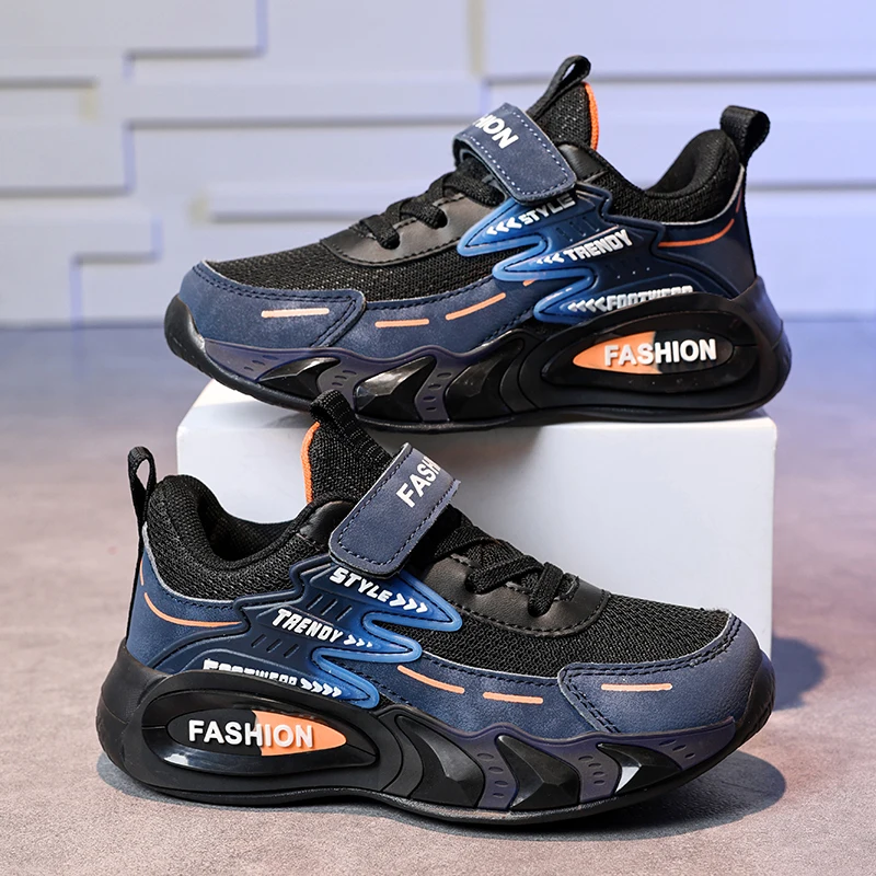 

A pair of children's breathable mesh sneakers with hook-and-loop strap, shock-absorbing sole for sports use LJ-087