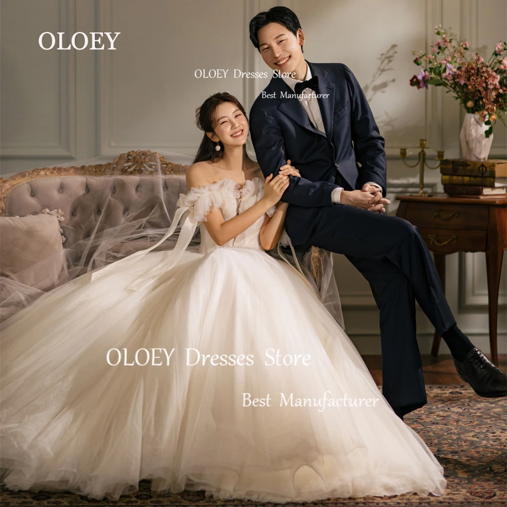

OLOEY Elegant Off Shoulder Wedding Dress Korea Photoshoot Silky Organza Pleats Bridal Gown Floor Length Ribbons A Line Custom