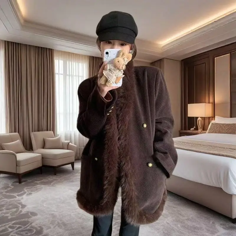 

Maillard Fashion Corduroy Coffee Jacket 2025 Autumn/winter Loose and High-end Plush Spliced Fleece Jacket for Women