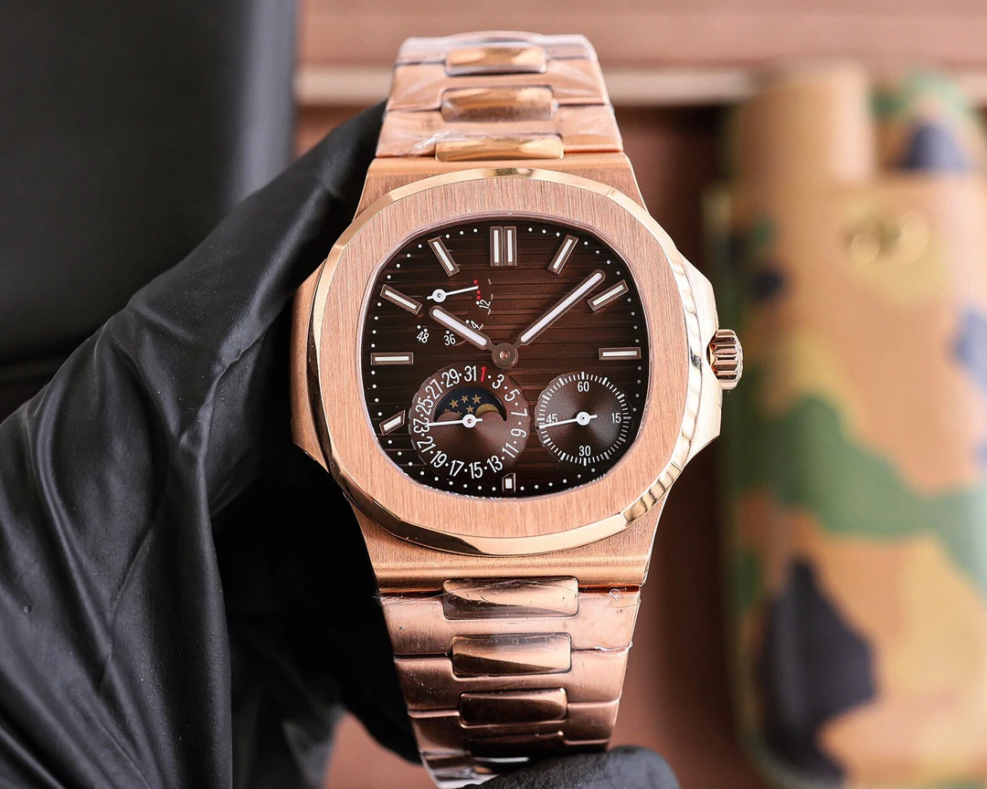 

Customized Mens Automatic Mechanical Watches Durable Steel Strap 40MM