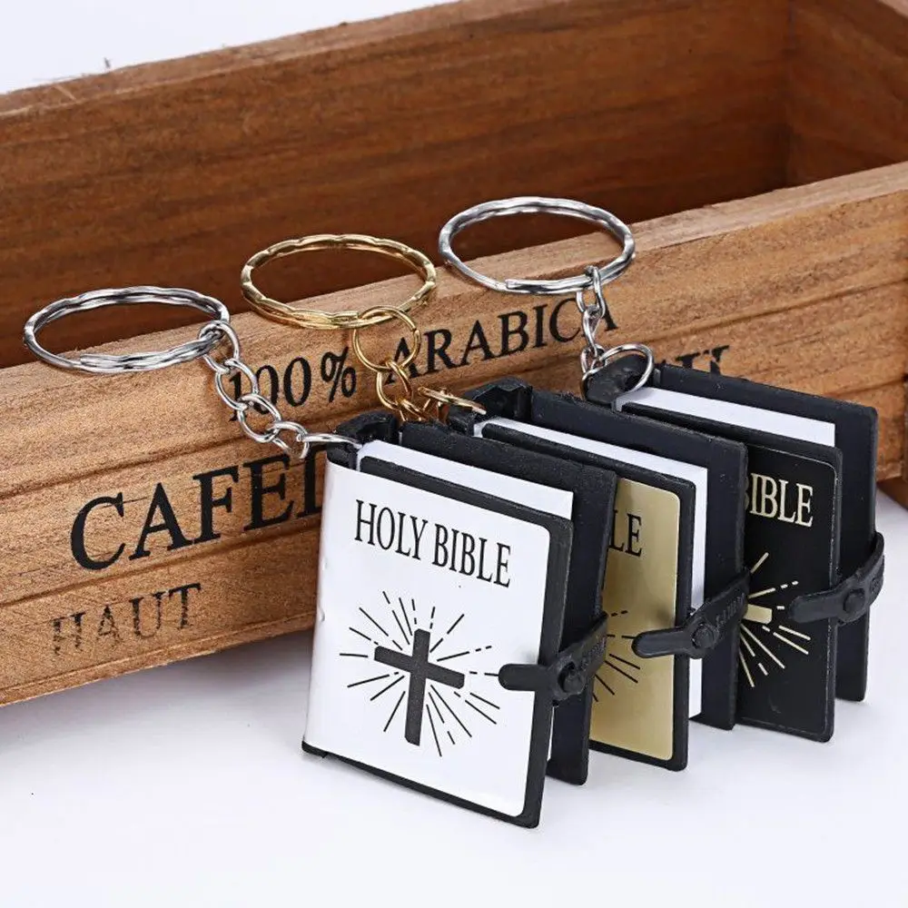 

1PC Mini Holy Bible Car Keychain Real Paper Can Read Religious Christian Cross Car Keyrings Holder Key Chains Auto Key Holder