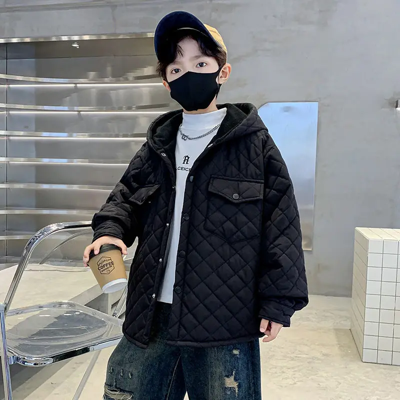 

Стеганая зимняя куртка для мальчиков, новинка 2025 года, утепленное хлопковое пальто для детей среднего и большого размера, модная верхняя одежда