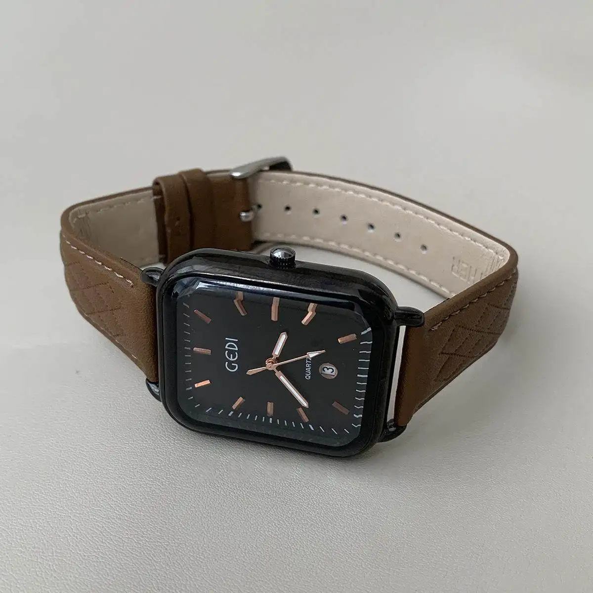 New Vintage Style Elegant And Versatile Leather Calendar QuartzWatch For WomenStudents A HighQualityCarefully Selected Timepiece