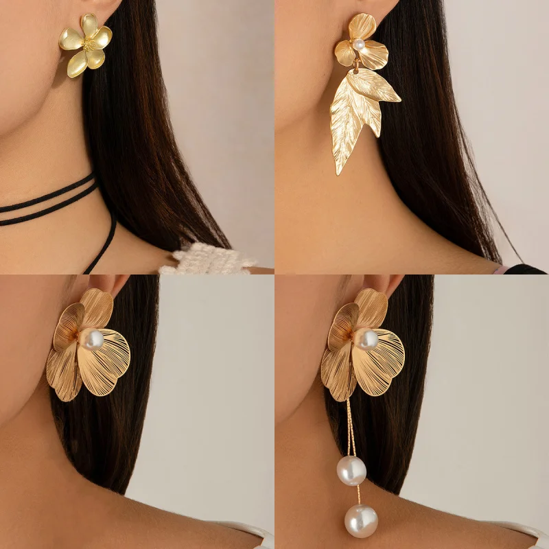 

Metallic texture Three-Dimensional Ginkgo Biloba Leaves Flowers Ear Studs All-Matching Pearl Tassel Earrings for Women