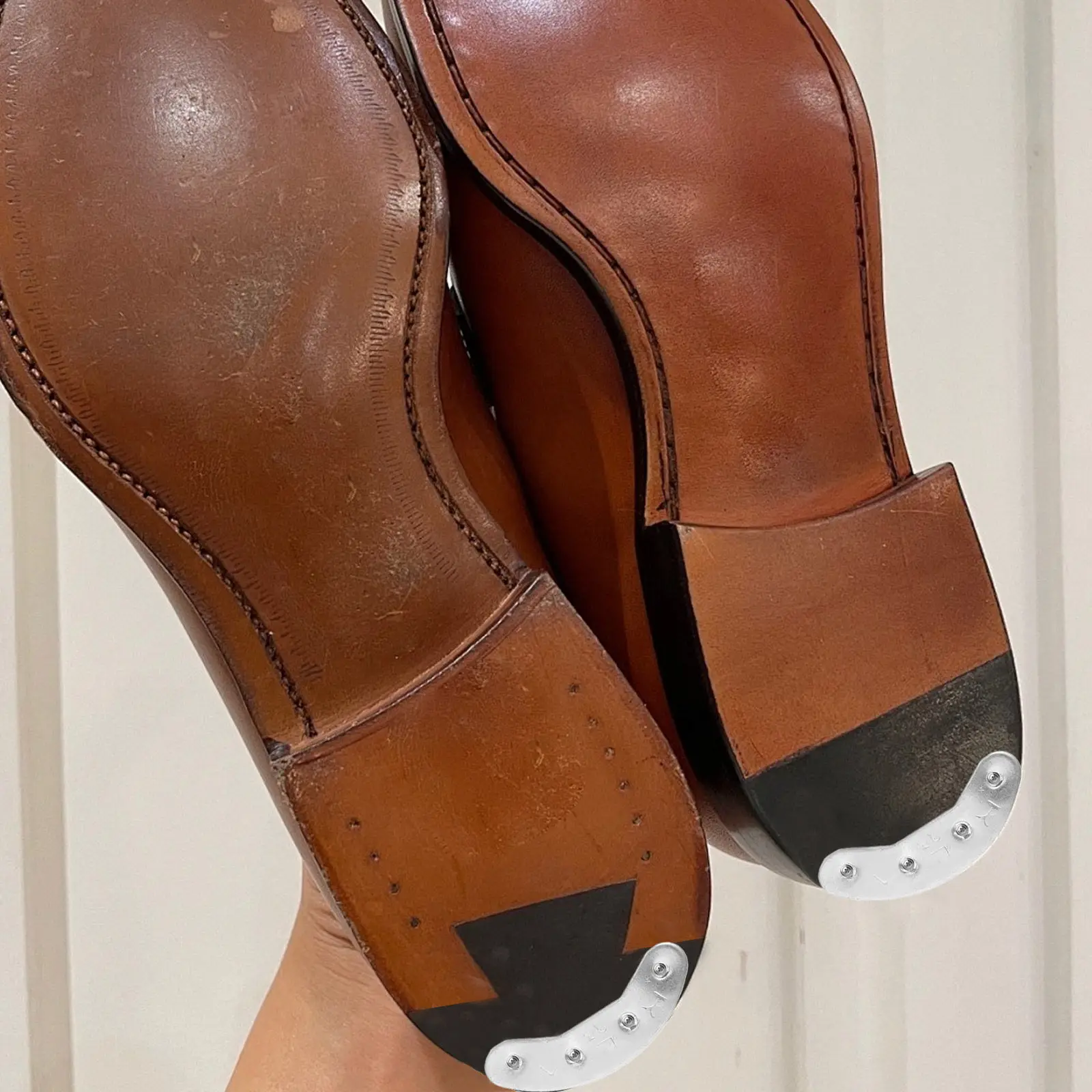 2Pairs Metal Heel Plates Anti-Wear Shoe Heel Protectors Men Shoes Boot Sole Pads Repair Kit Outdoor Hiking Easy DIY Installation