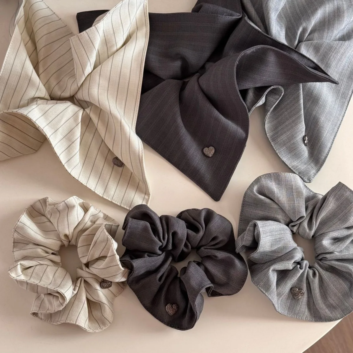 12PCS/LOT 2026 New Gray Alloy Heart Striped Hair Tie Elastic French-style Hair Scarf Hair Accessory Daily Matching Hair Ornament
