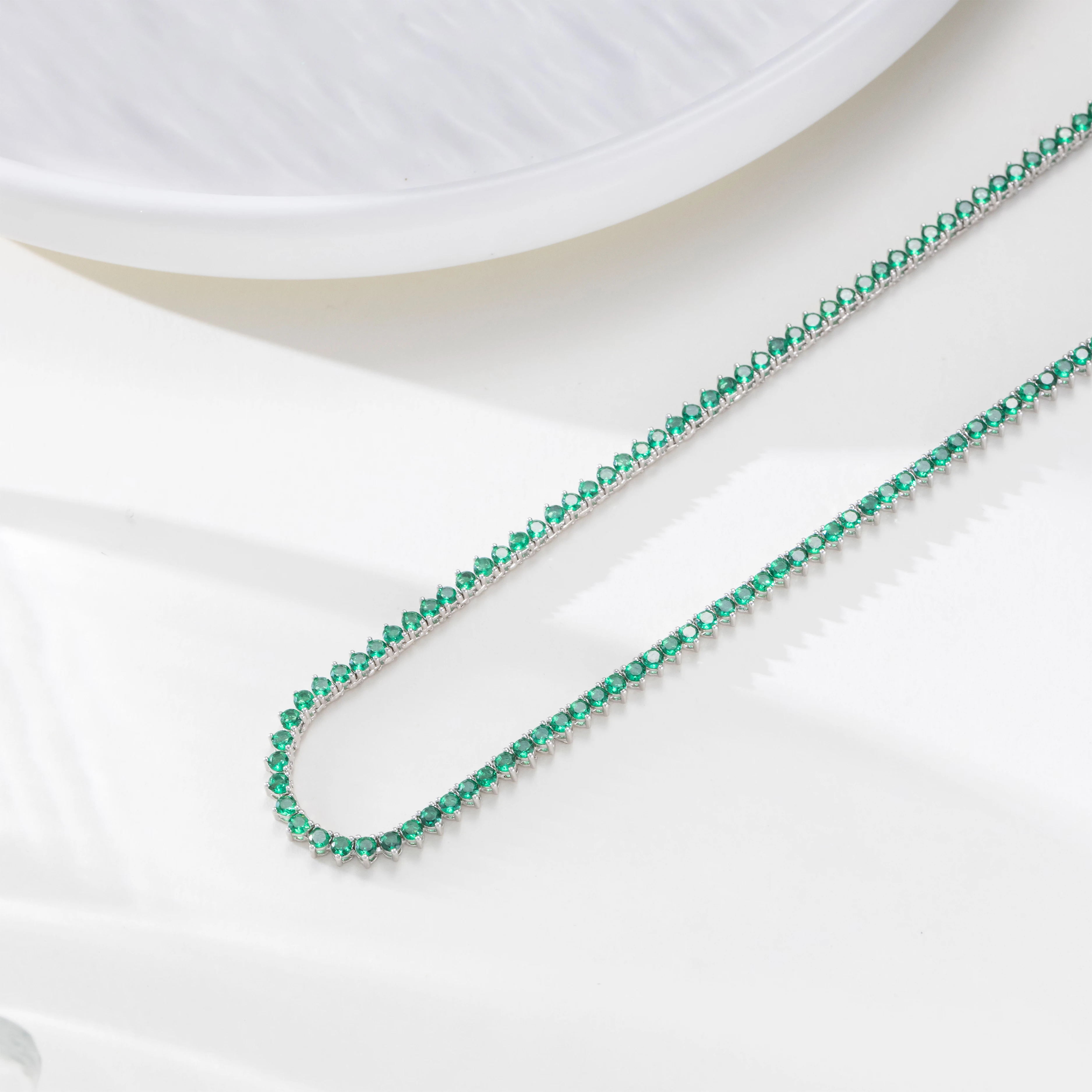 

Triple-claw Inlaid Exquisite Necklace for Women High Quality Green Zircon Chain Luxury Jewelry Gift for Party