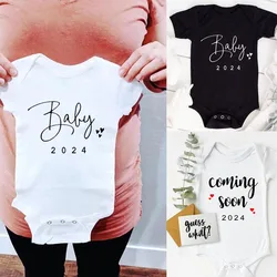 Baby Announcement Coming Soon 2024 Newborn Baby Bodysuits Summer Boys Girls Romper Body Pregnancy Reveal Clothes