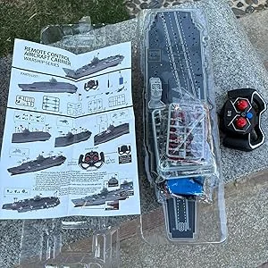 نموذج حاملة الطائرات RC نموذج حاملة الطائرات متوسطة الحجم يتم التحكم فيها عن بعد سفينة كهربائية قابلة للشحن (بطارية مزدوجة Ve