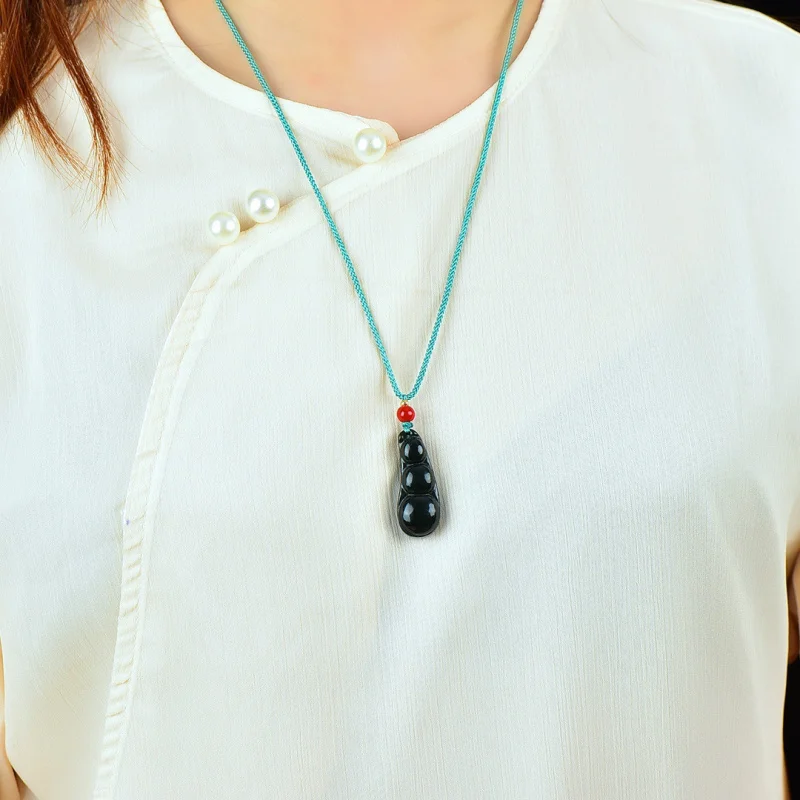 

Изысканный кулон Hetian Grey Jade Fortune Bean