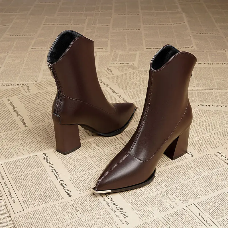 الخريف الشتاء الصوف مبطن الجوارب كعب حذاء من الجلد للنساء الجلود أشار تو امرأة أحذية قصيرة الاتجاه 2025 القوطي التمهيد الساخن