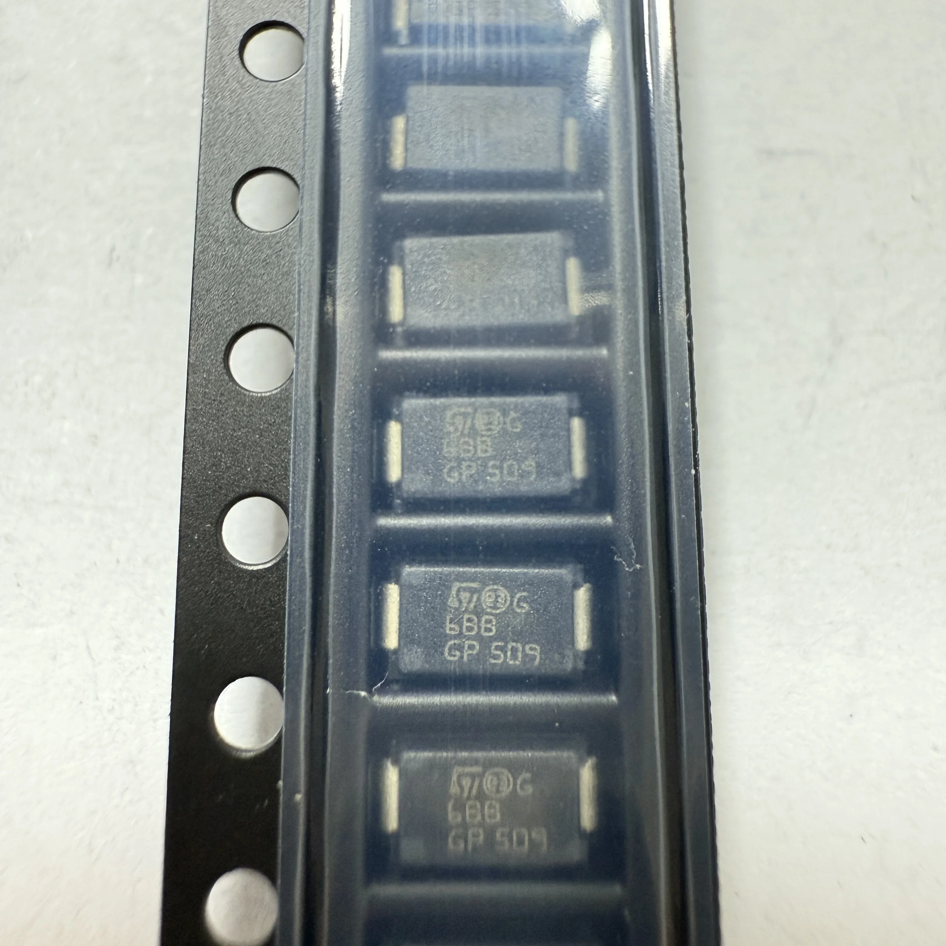

20 шт./лот SMA6J6.0CA-TR (электростатическая и сетевая защита)