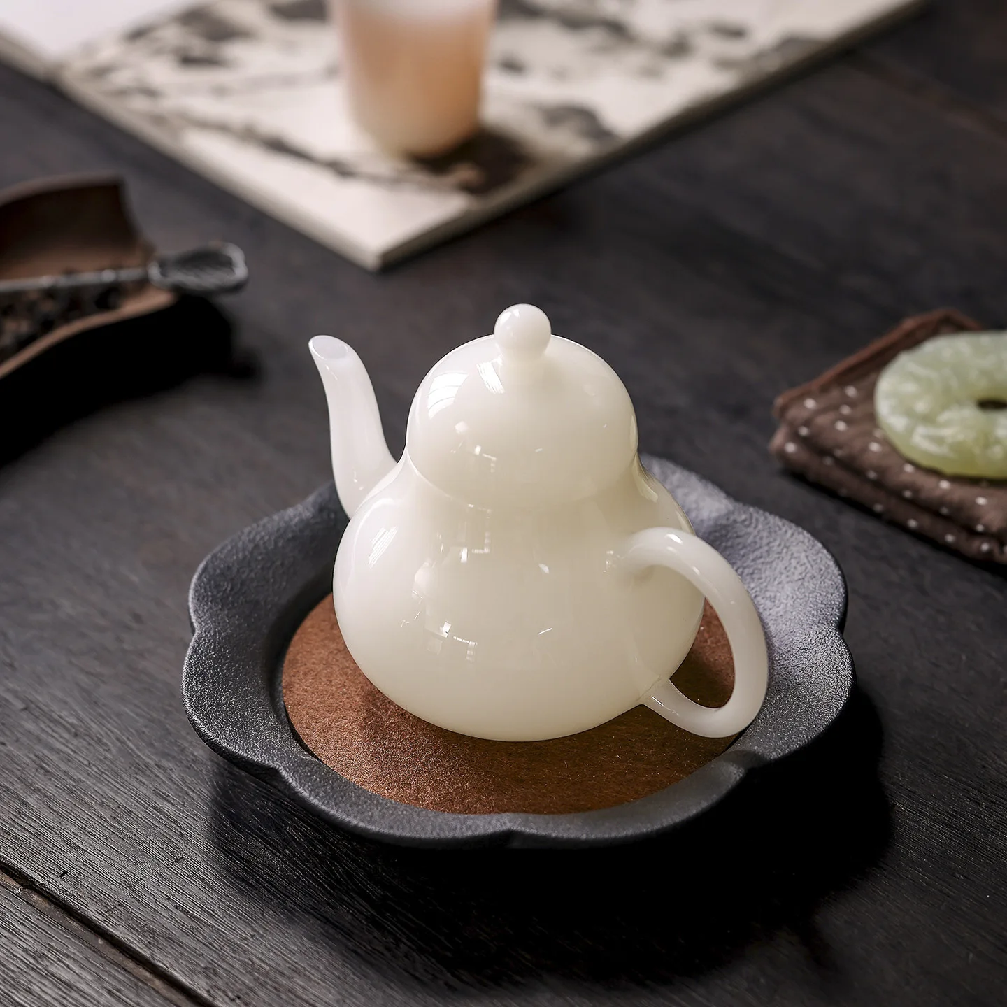 Ice Type Handmade Mutton Fat Jade White Porcelain Teapot Xishi Pot Tea Making Kungfu Tea Set Light and Simple Tea Infuser Teapot