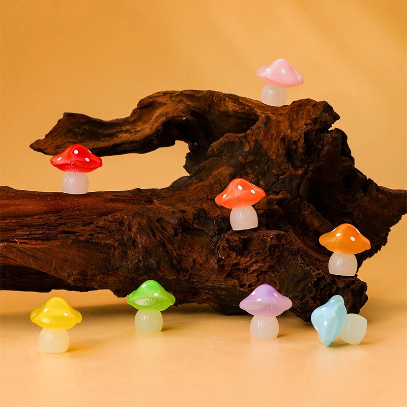 2pcs Luminous Small Mushroom Micro Landscape Figure Ornament Outdoor Glowing Miniature Statue Potted Mini Garden Accessories