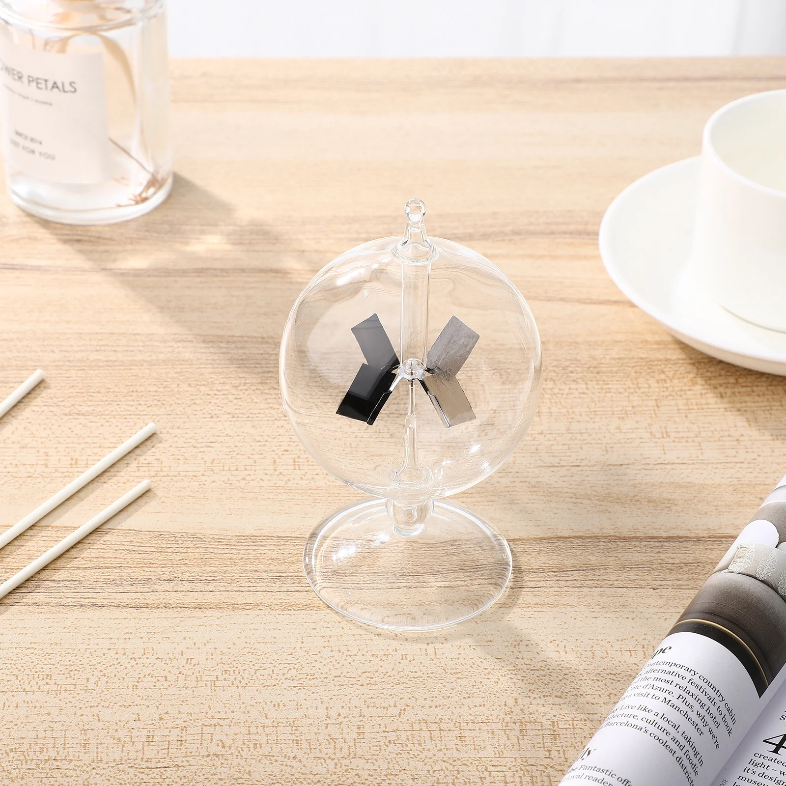 

1Pcs Radiometer High Borosilicate Glass Crookes Solar Radiometer Educational Science Tool Unique Home Desktop Decor Solar Energy