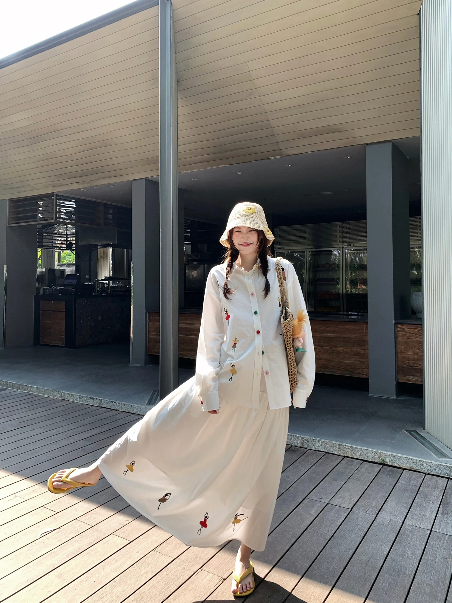 

Вышитая белая рубашка с длинным рукавом и юбка-миди А-силуэта, комплект в стиле CleanFit из дышащего хлопка для весенней моды