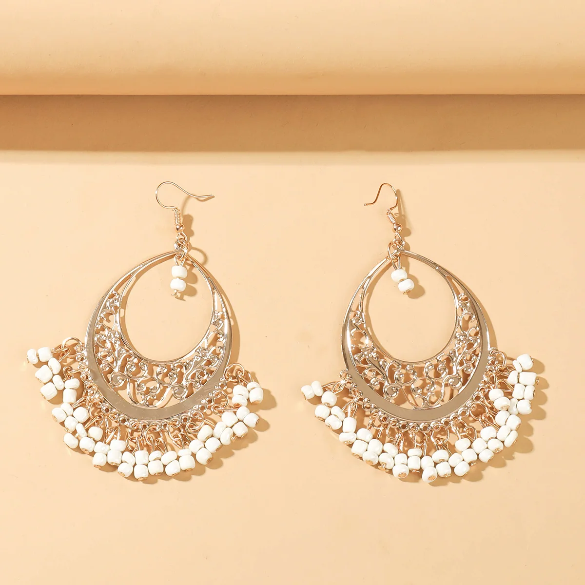 2pcs Bohemian Hollowed Out Rice Bead Tassel Women's Earrings for Vacation and Personalized Accessories