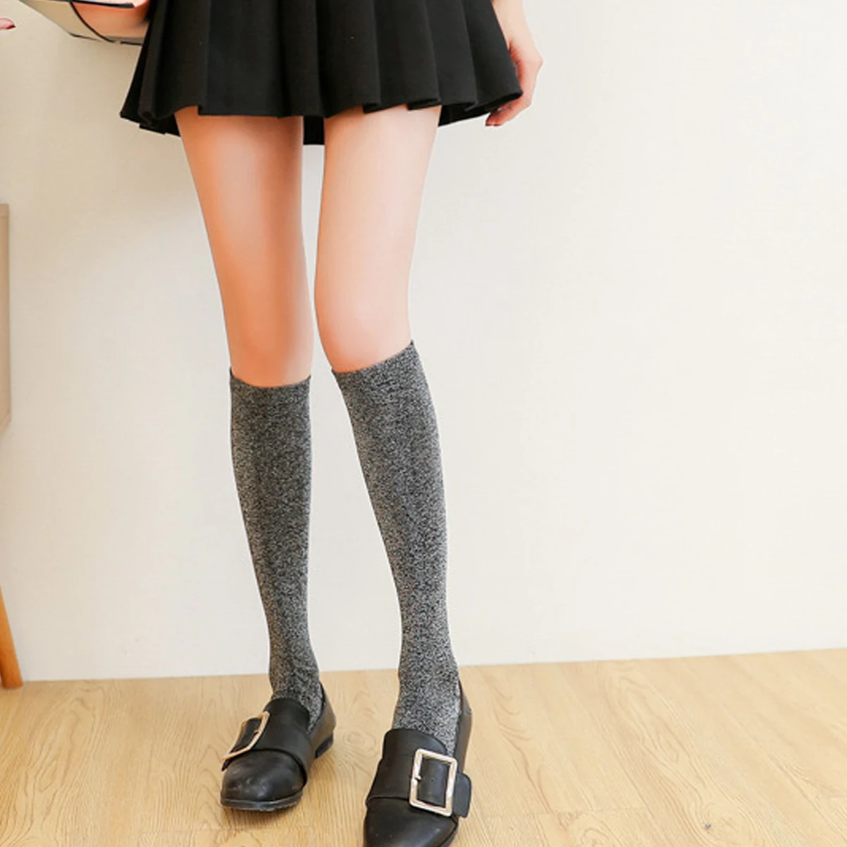 1 pair of ladies' new spring-summer knee-high school socks