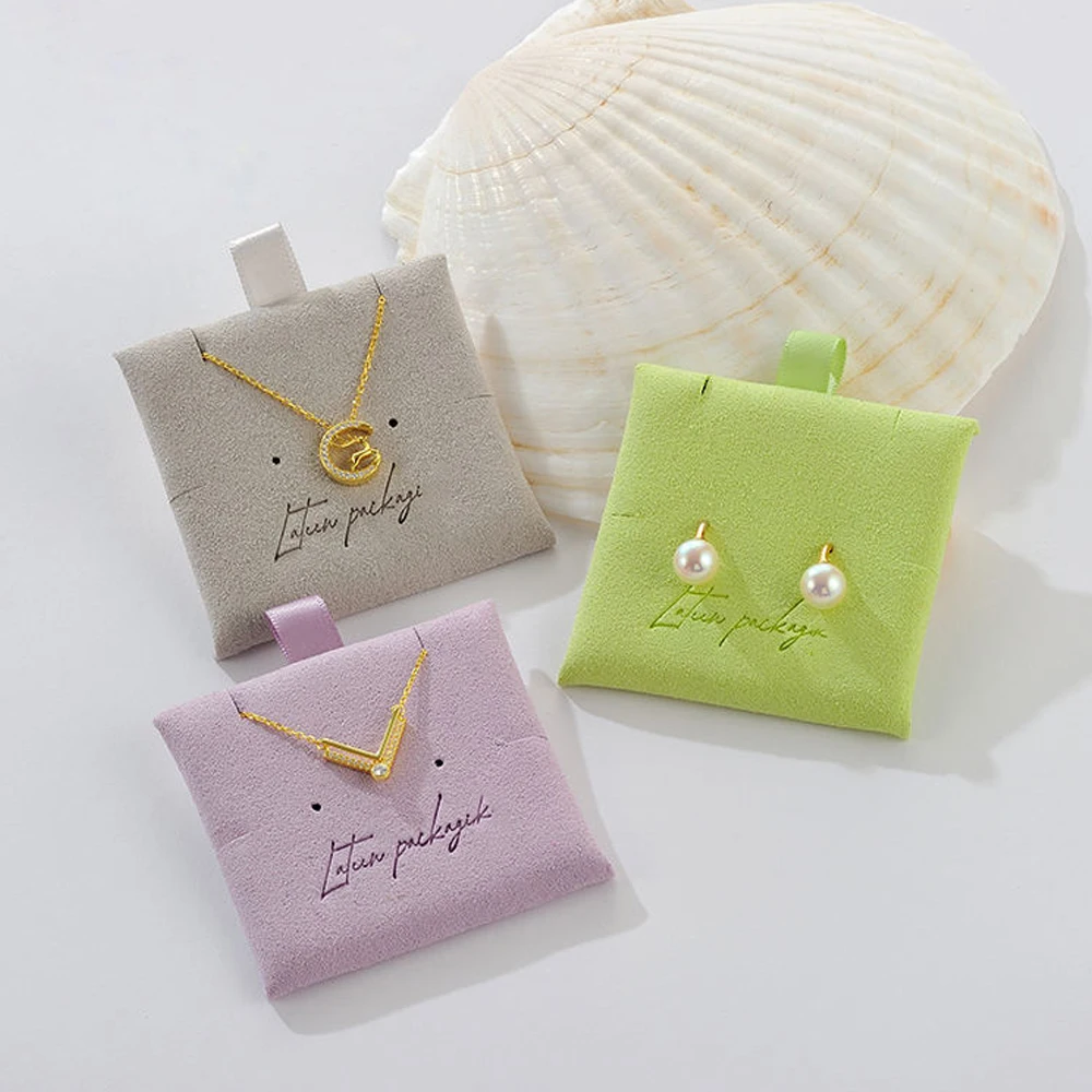 

20/50/100 шт., ювелирные карты из микрофибры, индивидуальный логотип, серьги, ожерелье, карты с картонным рюкзаком, свадебный подарок для женщин