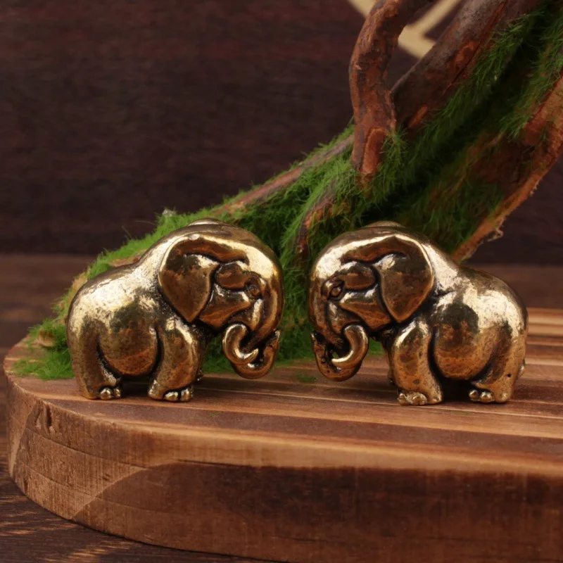 Small ornament elephant lucky elephant hand handle antique play creative handicrafts cross-border ornament small bronze ware