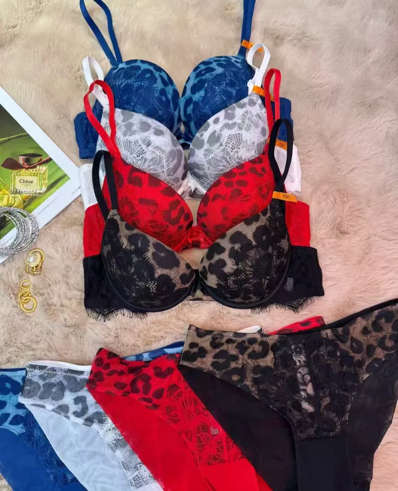 

Women's Sexy Lace Push-Up Bra Set with Steel Ring Gathered Comfortable Close-Fitting Daily Lingerie