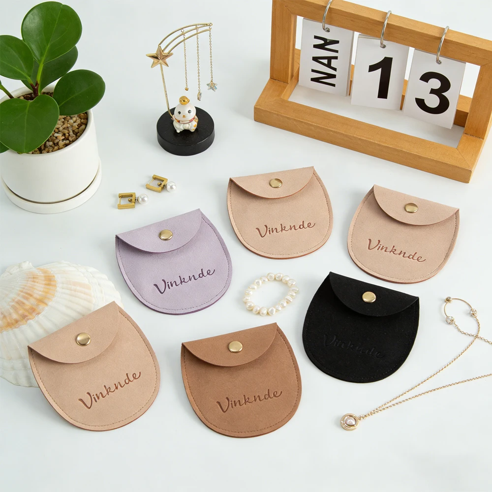 

50/100 ювелирных изделий, подарочные сумки с застежкой, индивидуальный принт логотипа, свадебные сувениры для гостей, серьги из микрофибры, браслет, упаковка, органайзер, сумка